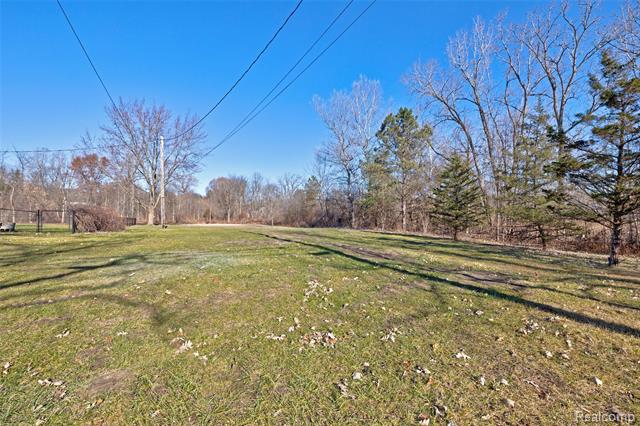 Builiding view fifty six for 3092 Groveland, Ortonville, MI. 48462