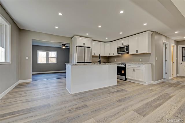 Builiding view nine for 3092 Groveland, Ortonville, MI. 48462