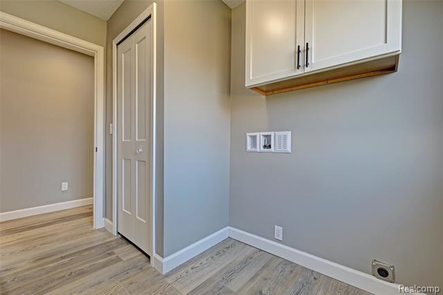 Builiding view nineteen for 3092 Groveland, Ortonville, MI. 48462