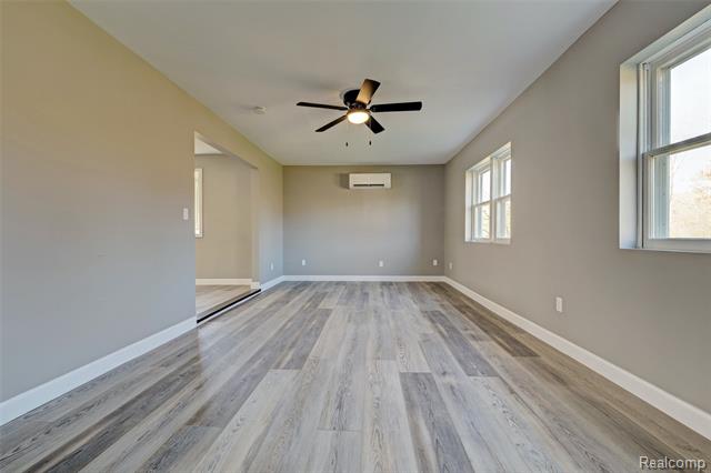 Builiding view seventeen for 3092 Groveland, Ortonville, MI. 48462