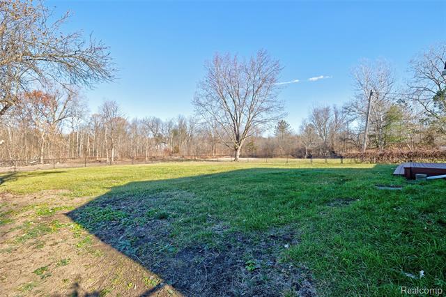 Builiding view sixty eight for 3092 Groveland, Ortonville, MI. 48462