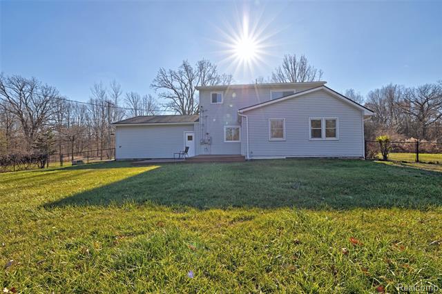 Builiding view sixty three for 3092 Groveland, Ortonville, MI. 48462