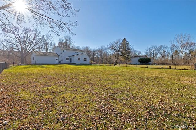 Builiding view sixty two for 3092 Groveland, Ortonville, MI. 48462