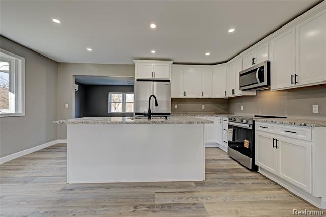 Builiding view ten for 3092 Groveland, Ortonville, MI. 48462