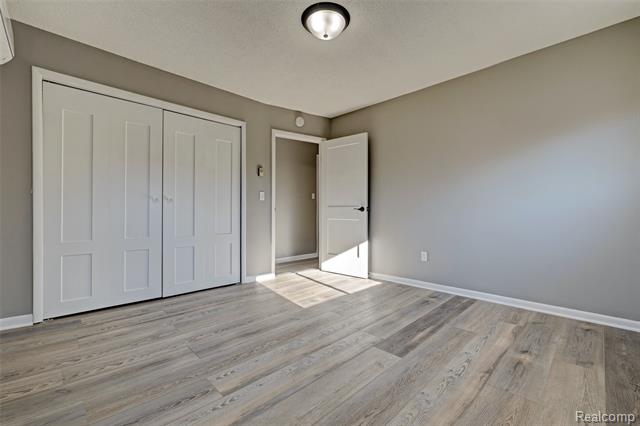 Builiding view thirty four for 3092 Groveland, Ortonville, MI. 48462