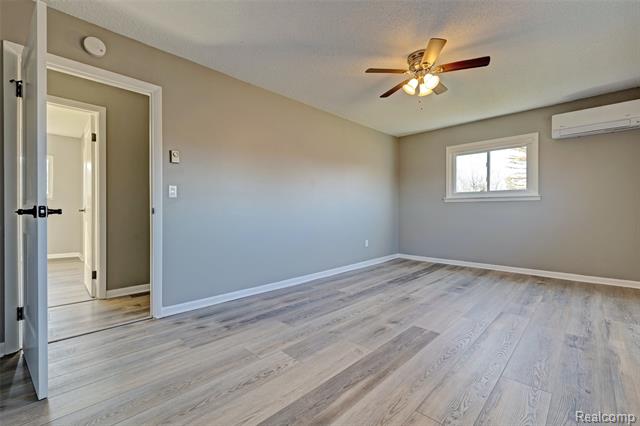 Builiding view thirty for 3092 Groveland, Ortonville, MI. 48462