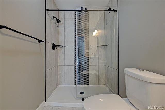 Builiding view twenty one for 3092 Groveland, Ortonville, MI. 48462