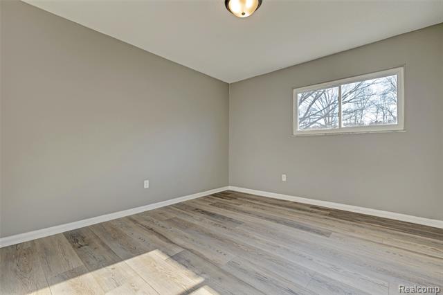 Builiding view twenty six for 3092 Groveland, Ortonville, MI. 48462