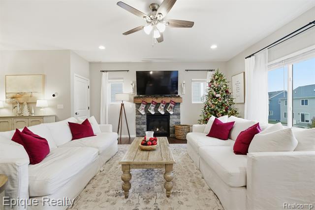 Builiding view five for 2153 Rolling Hills, Holly, MI. 48442