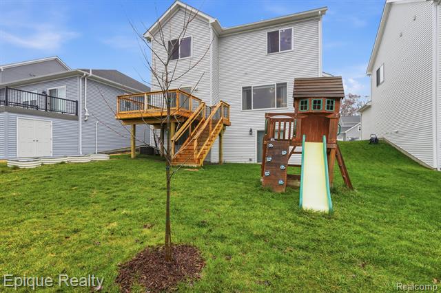 Builiding view thirty one for 2153 Rolling Hills, Holly, MI. 48442