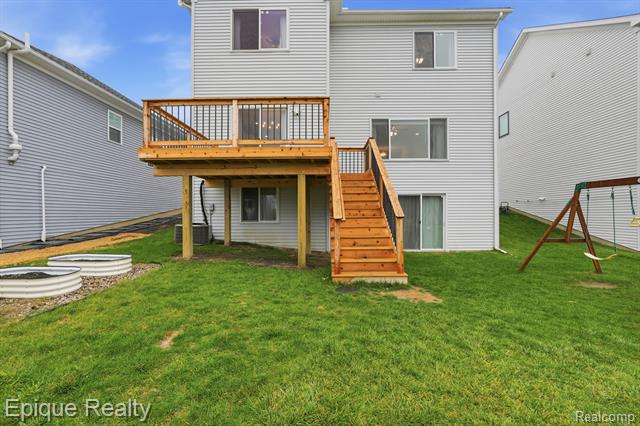 Builiding view thirty two for 2153 Rolling Hills, Holly, MI. 48442