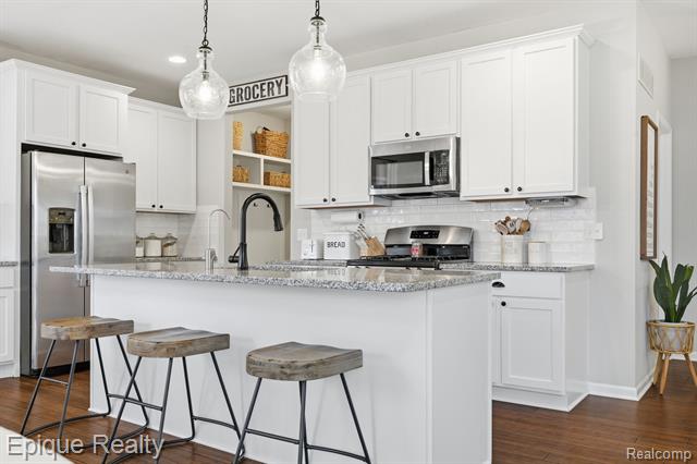 Builiding view two for 2153 Rolling Hills, Holly, MI. 48442