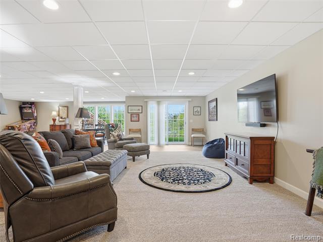Builiding view thirty for 5211 Belmonte, Rochester, MI. 48306