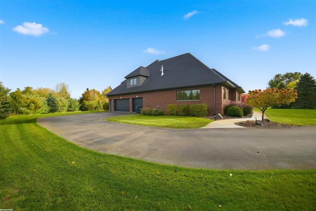 Builiding view seventy two for 4376 Lancaster, Clarkston, MI. 48348