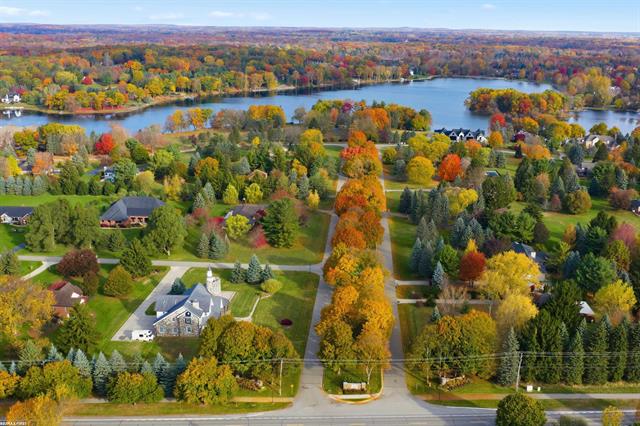 Builiding view six for 4376 Lancaster, Clarkston, MI. 48348