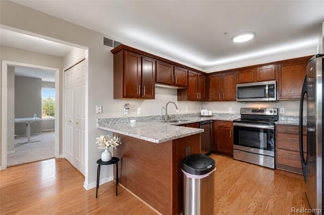 Builiding view fifteen for 41633 Tera, Novi, MI. 48375