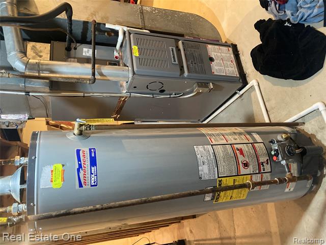 Builiding view nineteen for 3700 Old Creek, Troy, MI. 48084