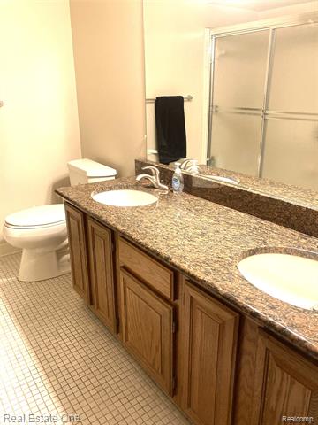 Builiding view ten for 3700 Old Creek, Troy, MI. 48084