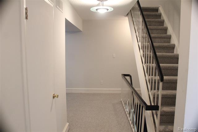 Builiding view five for 3733 Old Creek, Troy, MI. 48084