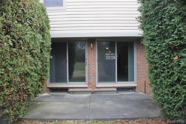 Builiding view four for 3733 Old Creek, Troy, MI. 48084