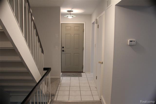 Builiding view six for 3733 Old Creek, Troy, MI. 48084