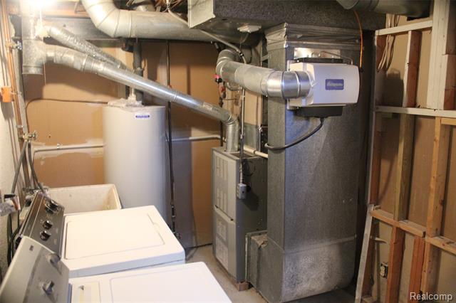 Builiding view thirty seven for 3733 Old Creek, Troy, MI. 48084