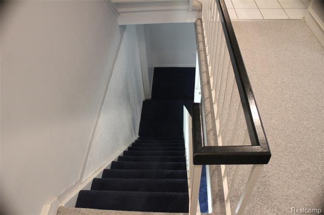 Builiding view thirty two for 3733 Old Creek, Troy, MI. 48084