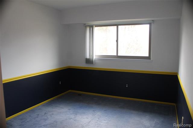 Builiding view twenty eight for 3733 Old Creek, Troy, MI. 48084