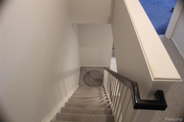 Builiding view twenty one for 3733 Old Creek, Troy, MI. 48084