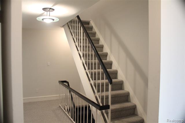 Builiding view twenty for 3733 Old Creek, Troy, MI. 48084