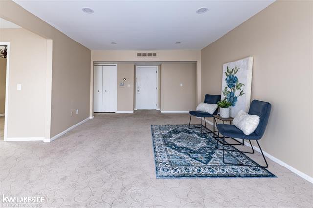 Builiding view eight for 6322 Pepper Hill, West Bloomfield, MI. 48322