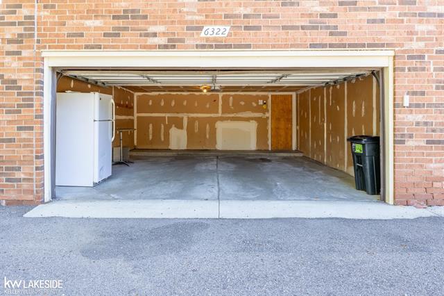 Builiding view forty three for 6322 Pepper Hill, West Bloomfield, MI. 48322