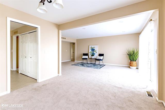 Builiding view fourteen for 6322 Pepper Hill, West Bloomfield, MI. 48322