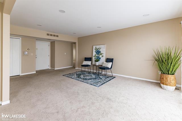 Builiding view nine for 6322 Pepper Hill, West Bloomfield, MI. 48322