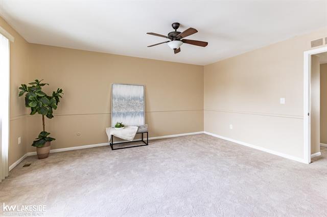 Builiding view thirty one for 6322 Pepper Hill, West Bloomfield, MI. 48322