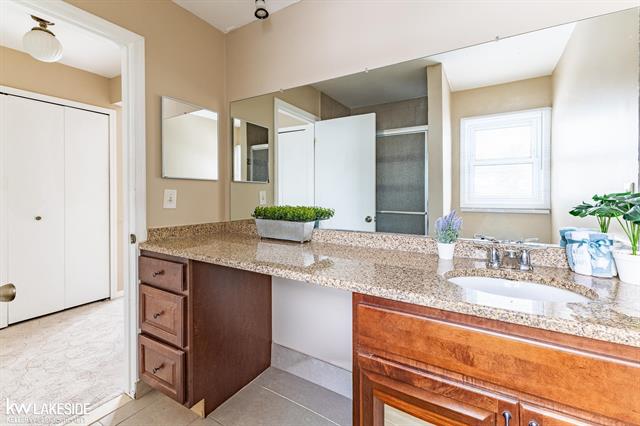 Builiding view thirty six for 6322 Pepper Hill, West Bloomfield, MI. 48322