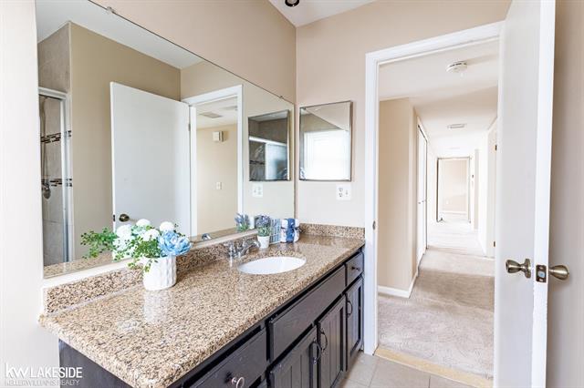 Builiding view twenty nine for 6322 Pepper Hill, West Bloomfield, MI. 48322