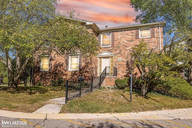 front view for 6322 Pepper Hill Dr, West Bloomfield, Mi. 48322