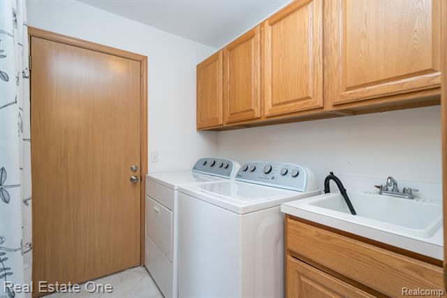 Builiding view sixteen for 1231 Autumn, Troy, MI. 48098