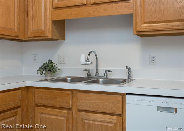 Builiding view twelve for 1231 Autumn, Troy, MI. 48098