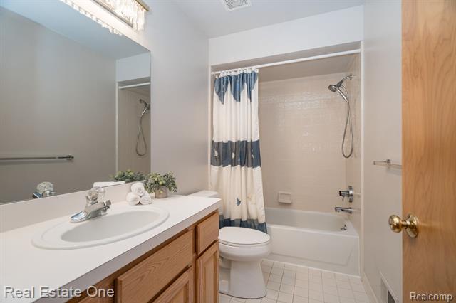 Builiding view twenty two for 1231 Autumn, Troy, MI. 48098