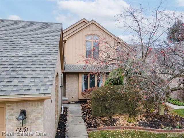 Builiding view two for 1231 Autumn, Troy, MI. 48098