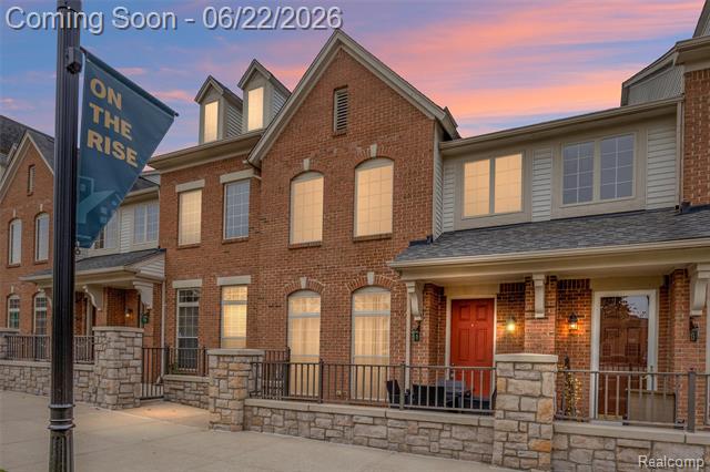 Builiding view fifty for 11 N Squirrel, Auburn Hills, MI. 48326