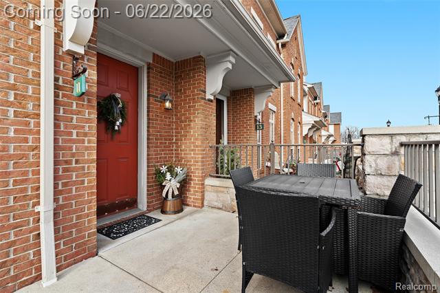 Builiding view forty nine for 11 N Squirrel, Auburn Hills, MI. 48326