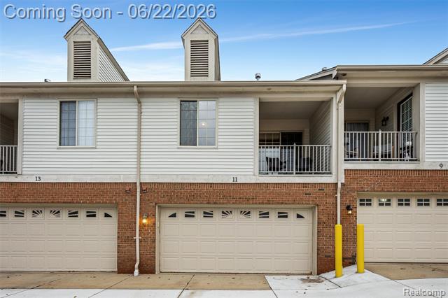 Builiding view four for 11 N Squirrel, Auburn Hills, MI. 48326