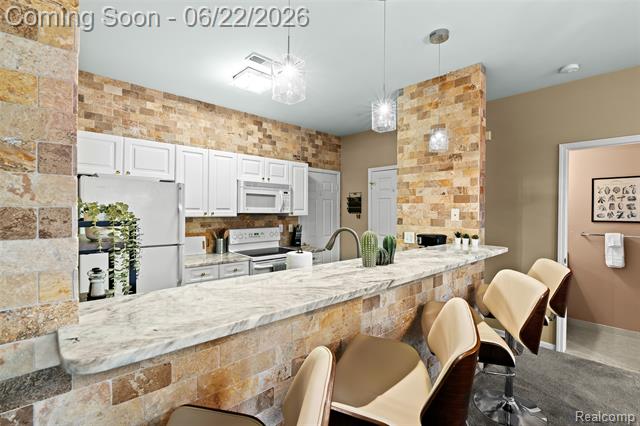 Builiding view thirteen for 11 N Squirrel, Auburn Hills, MI. 48326
