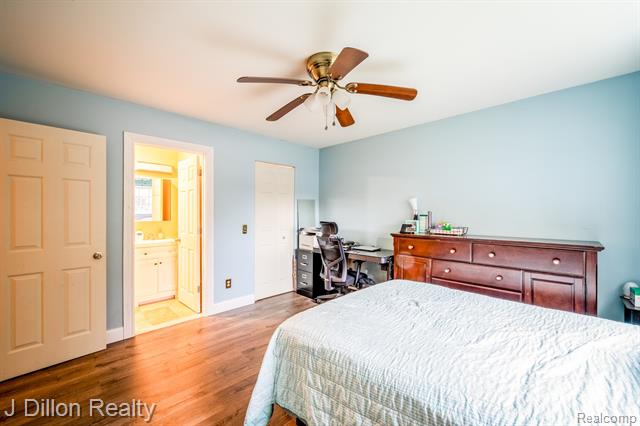 Builiding view fourteen for 653 E Fox Hills, Bloomfield Hills, MI. 48304