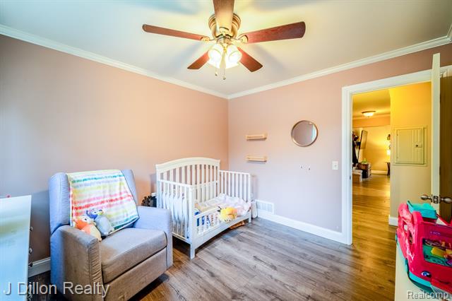 Builiding view twelve for 653 E Fox Hills, Bloomfield Hills, MI. 48304