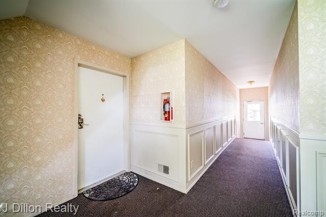 Builiding view two for 653 E Fox Hills, Bloomfield Hills, MI. 48304