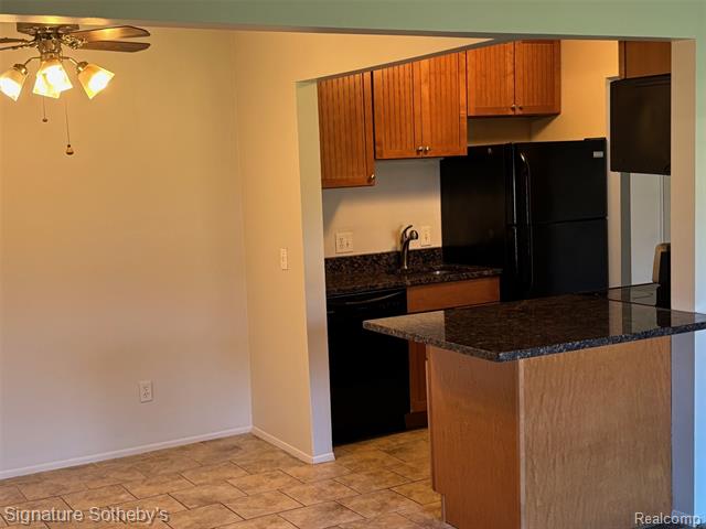 Builiding view seven for 689 E Fox Hills, Bloomfield Hills, MI. 48304